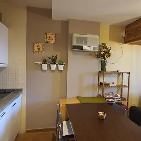 Acogedor En Con Piscina Acceso Directo A Silla