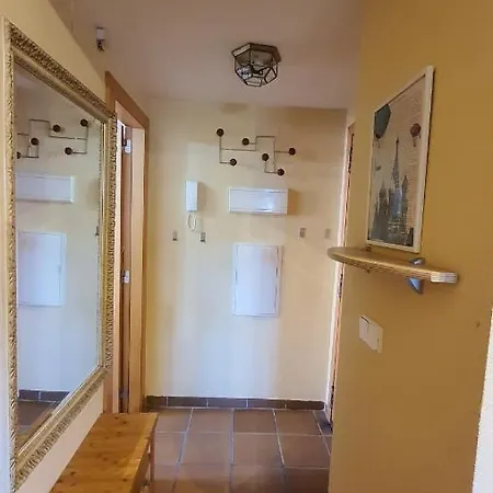 Acogedor En Con Piscina Acceso Directo A Silla *