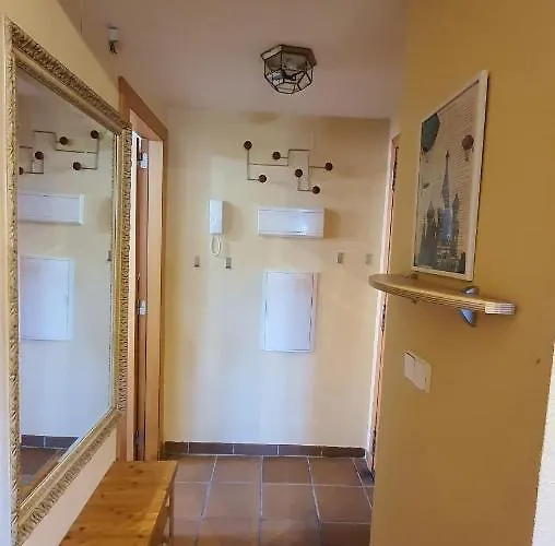 Acogedor En Con Piscina Acceso Directo A Silla *